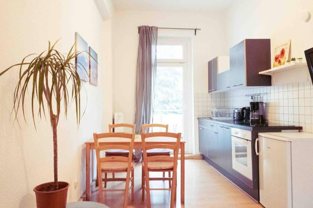 Altbauwohnung Direkt An Der Karli Mit Balkon - Netflix Inklusive 莱比锡 外观 照片