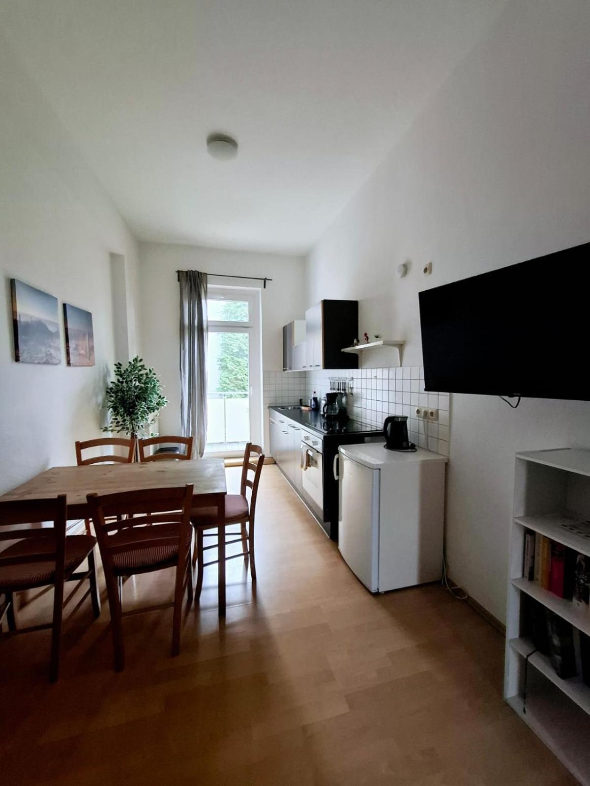 Altbauwohnung Direkt An Der Karli Mit Balkon - Netflix Inklusive 莱比锡 外观 照片