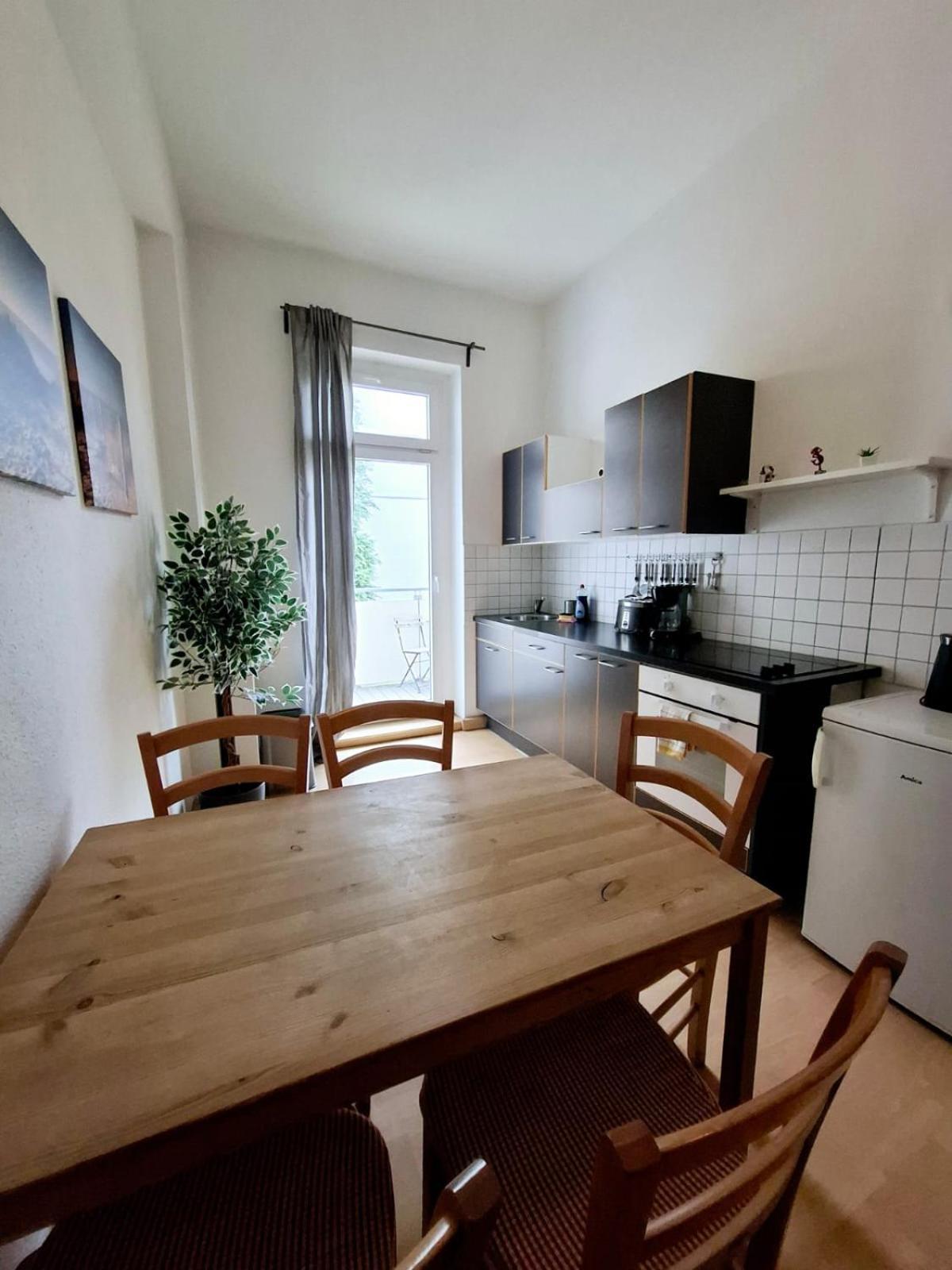Altbauwohnung Direkt An Der Karli Mit Balkon - Netflix Inklusive 莱比锡 外观 照片