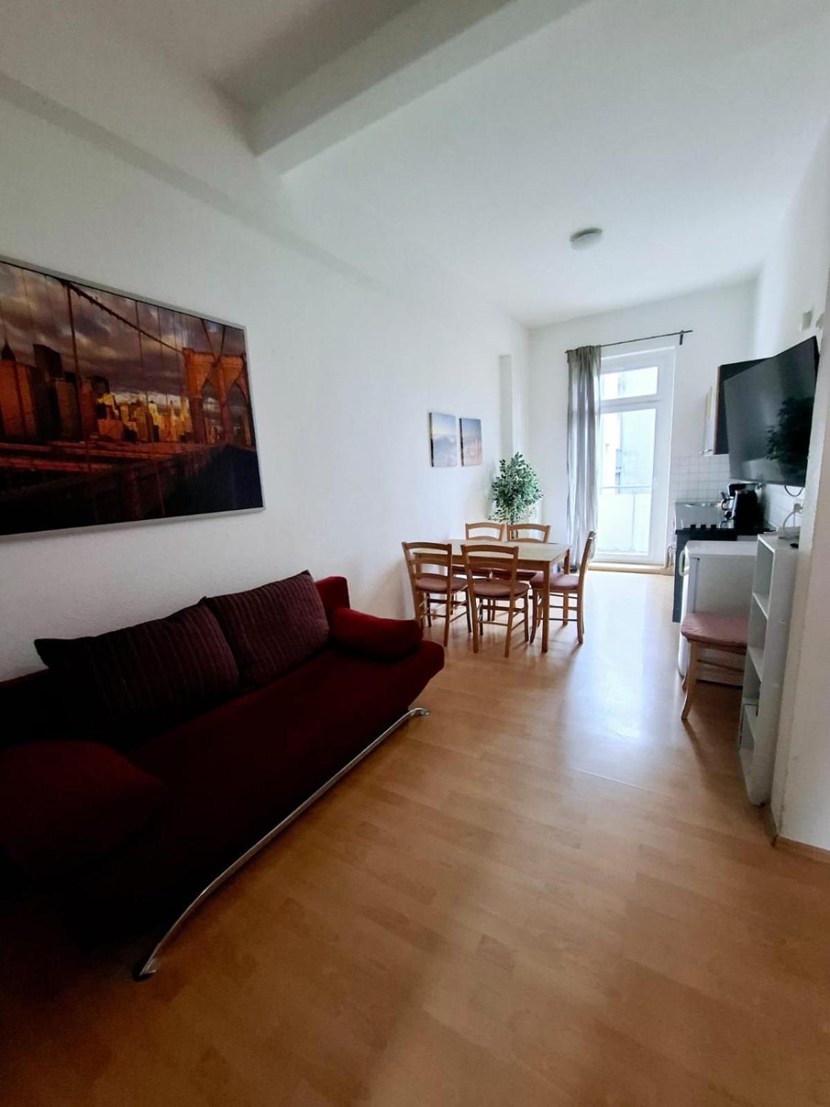 Altbauwohnung Direkt An Der Karli Mit Balkon - Netflix Inklusive 莱比锡 外观 照片